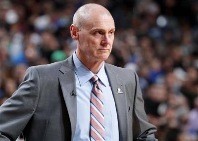 傷了8個人！卡萊爾：明天的背靠背我們只有10-11人能上場