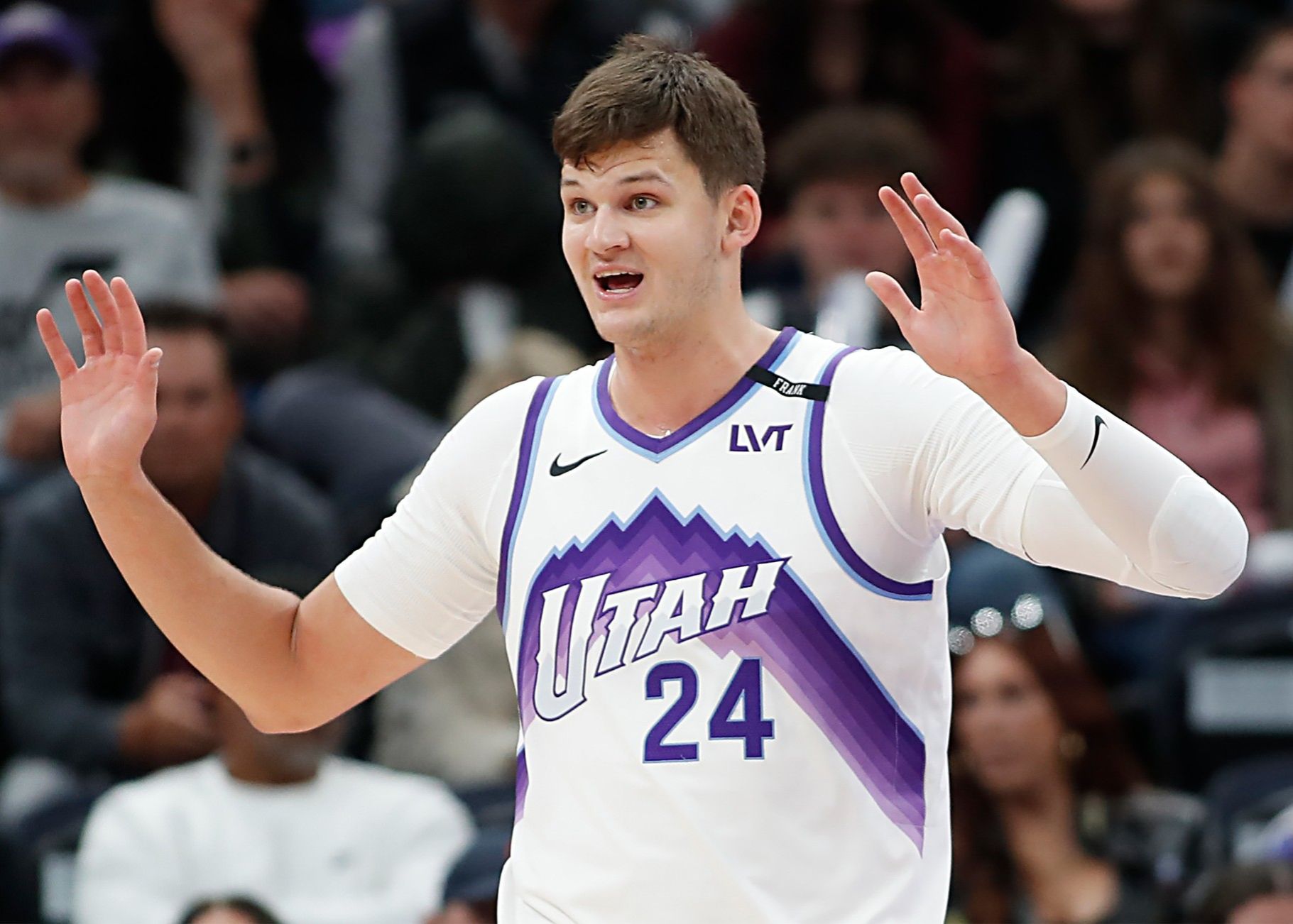 Shams：爵士五號位凱斯勒接受左肩手術，賽季報銷