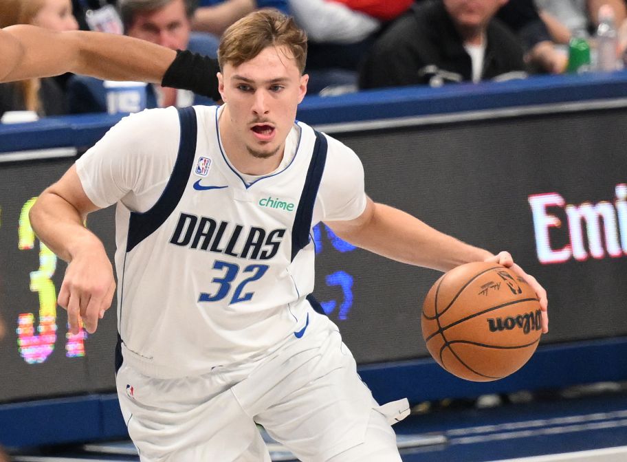 弗拉格高中+大學合計只輸8場，加盟獨行俠後12場輸了9場