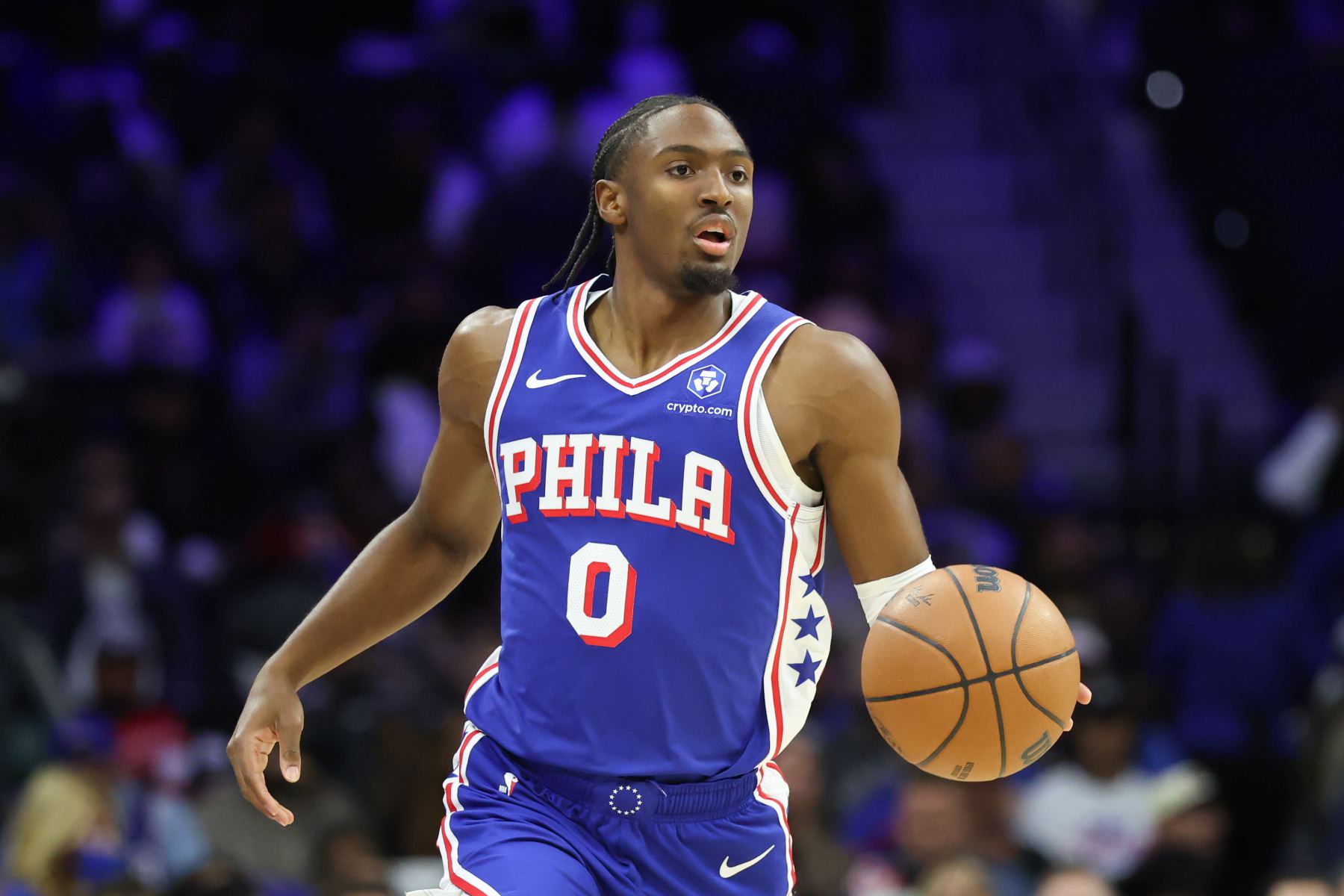 得分不易！馬克西半場13中4拿12分，艾奇庫姆13分