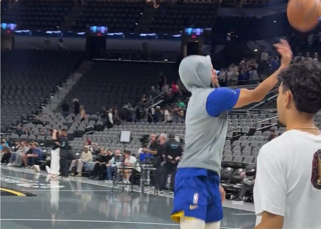 剛與安德瑪分道揚鑣！庫裡今日上腳科比6代籃球鞋參與練習