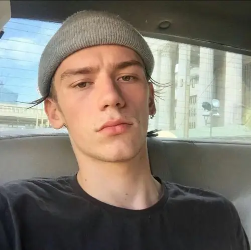 6686体育海外作者Oberon