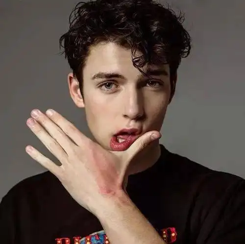 6686体育钻石作者Alec