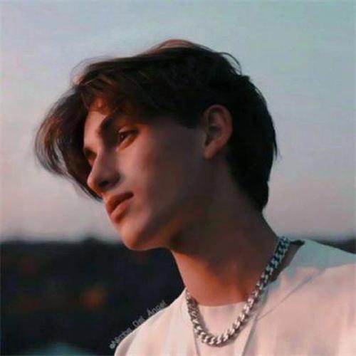 6686体育官方作者Malachi