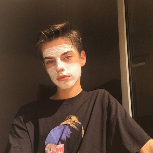 6686体育铜牌作者Eleanor