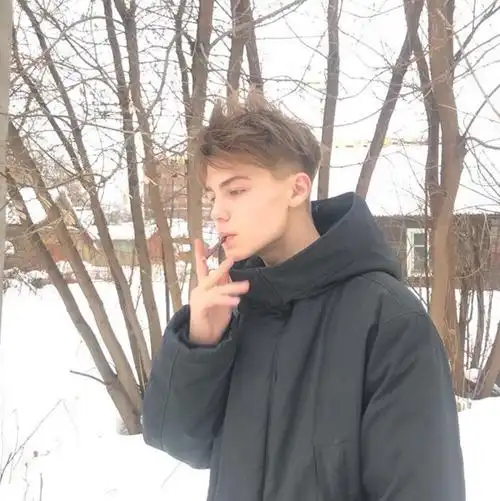 6686体育金牌作者Isabelle