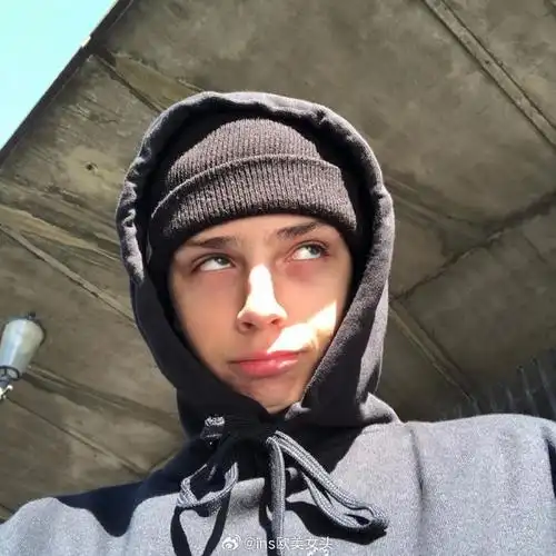 6686体育铁牌作者Abigail