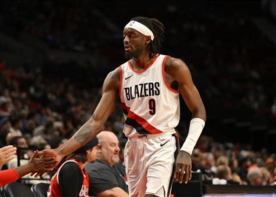 拓荒者單局投進9記三分球，第二節淨勝勇士13分實現逆轉局