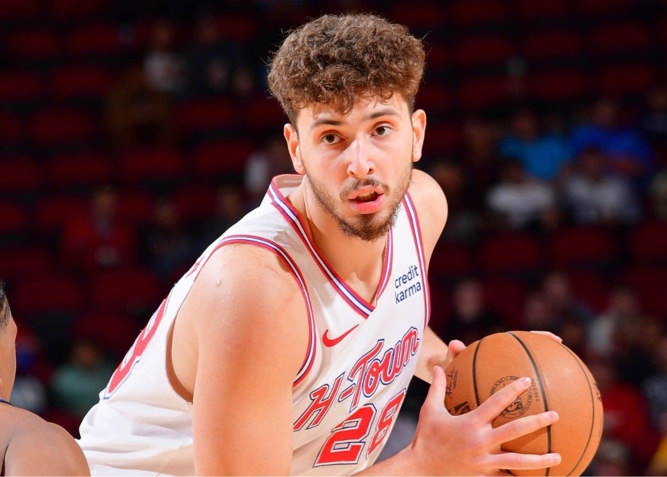 歷史第三年少的球員！申京達成2500+搶籃板與1000+助攻