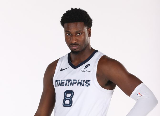 控球感欠佳！小賈倫傑克森23中6得到26分5搶籃板