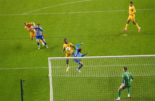 維岡競技 vs 威科姆流浪者