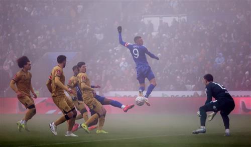 萊斯特城 vs 女王公園巡遊者