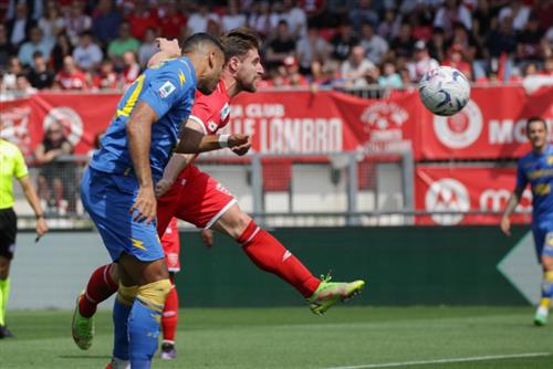 蒙札 vs 弗羅西諾內