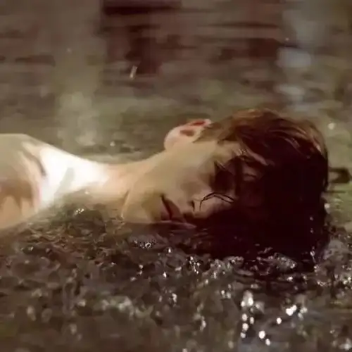 6686体育金牌作者Xenia