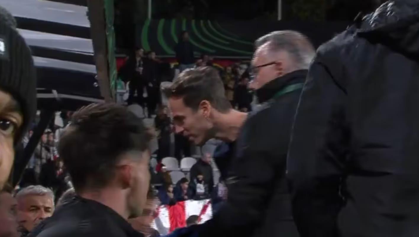 西媒：巴列卡諾主帥與球員吵架，歐協聯盟事後未出席記者會