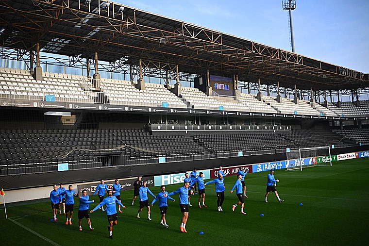 冰島足球協會：約30名冰島球迷前往客隊場，為球隊加油吶喊